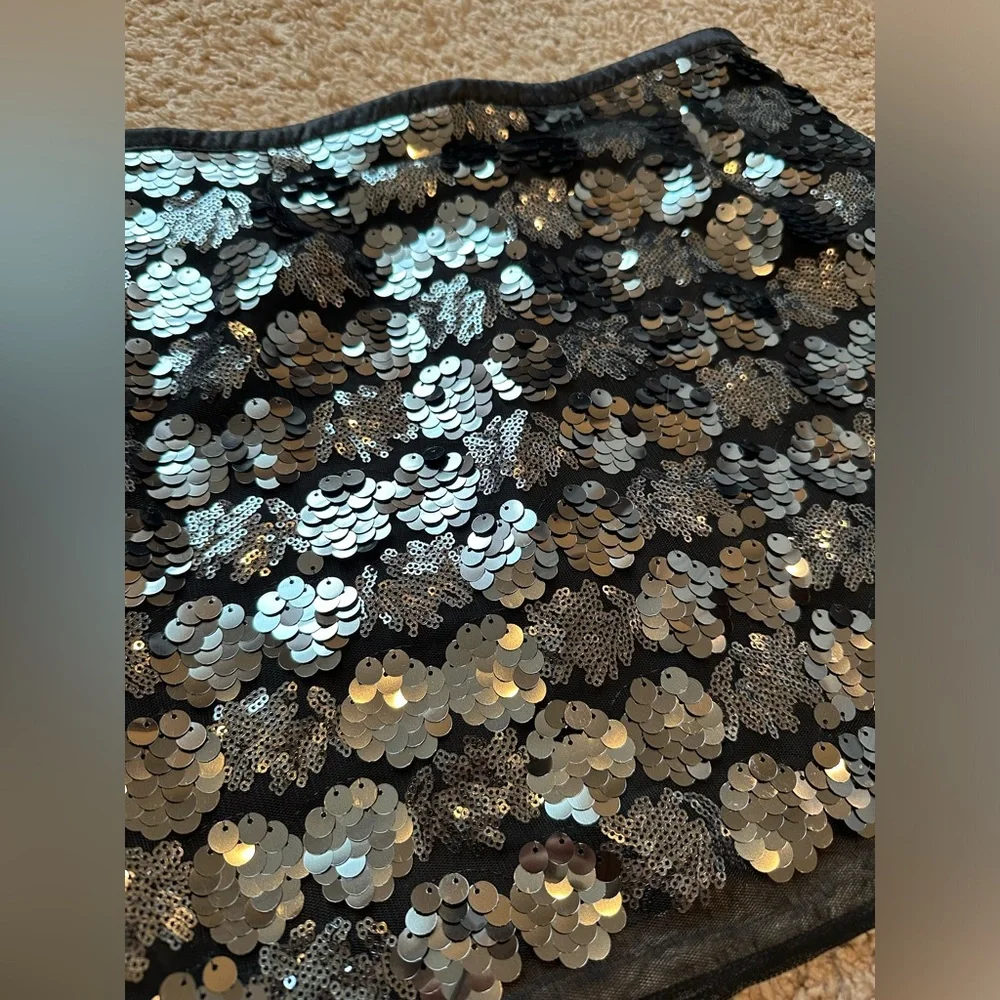 Forever 21 girls black sequin skirt - size 13/14